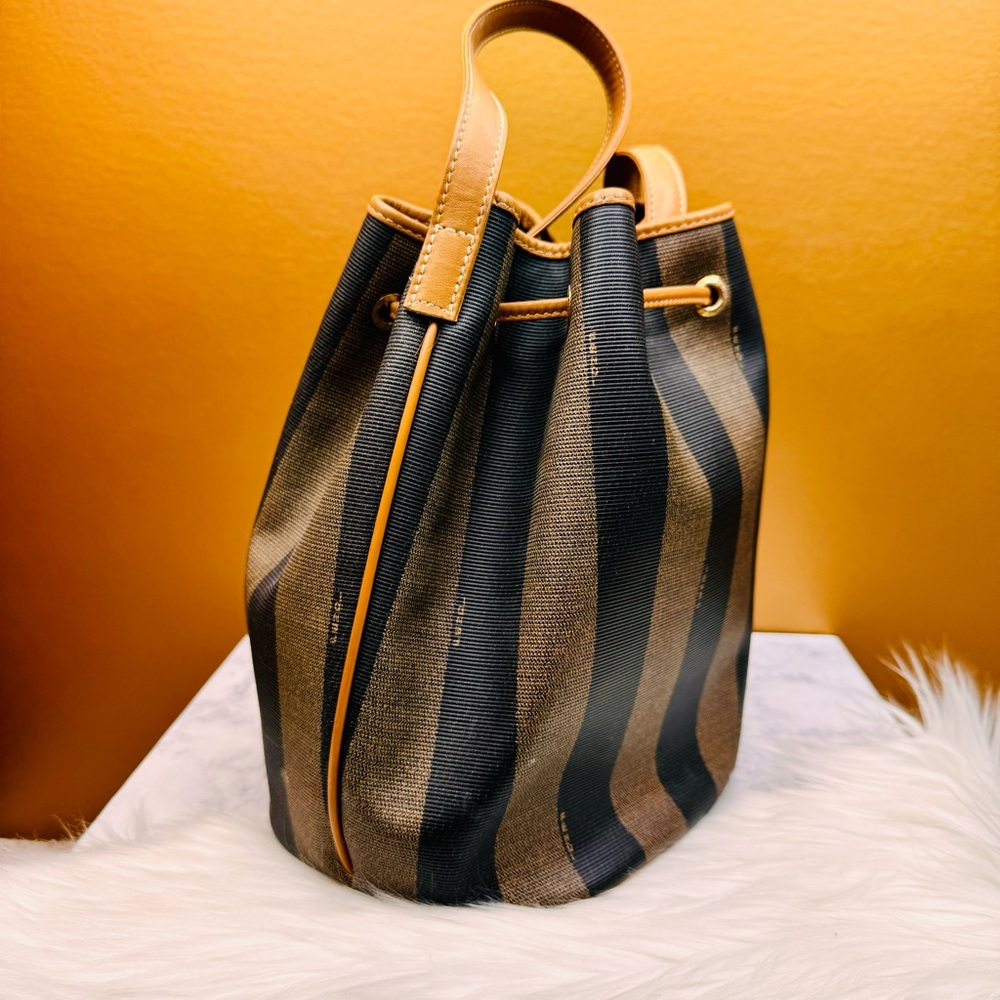 { Fendi } Vintage “Pequon” Brown & Black Crossbody Bucket Bag - Picture 4 of 15